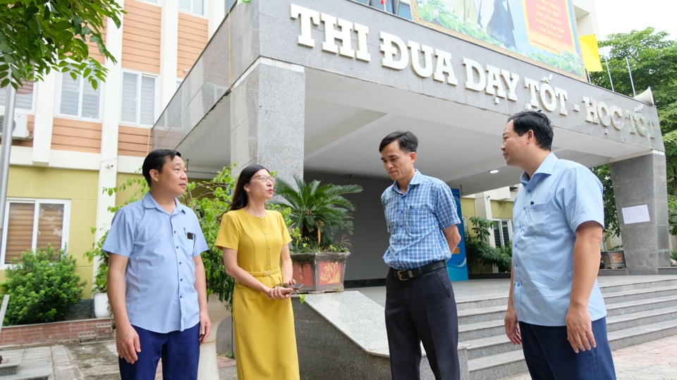 Đo&agrave;n thẩm tra n&ocirc;ng th&ocirc;n mới TP H&agrave; Nội khảo s&aacute;t thực tế c&aacute;c ti&ecirc;u ch&iacute; n&ocirc;ng th&ocirc;n mới n&acirc;ng cao tại huyện Đan Phượng.