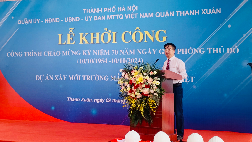 Chủ tịch UBND quận Thanh Xu&acirc;n V&otilde; Đăng Dũng ph&aacute;t biểu tại lễ khởi c&ocirc;ng