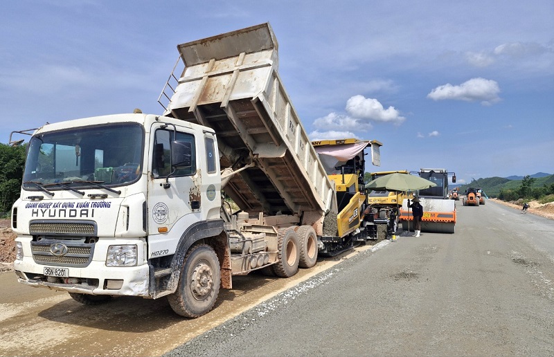 Dự &aacute;n đường bộ cao tốc Bắc- Nam qua tỉnh H&agrave; Tĩnh tiếp tục đẩy nhanh tiến độ thi c&ocirc;ng