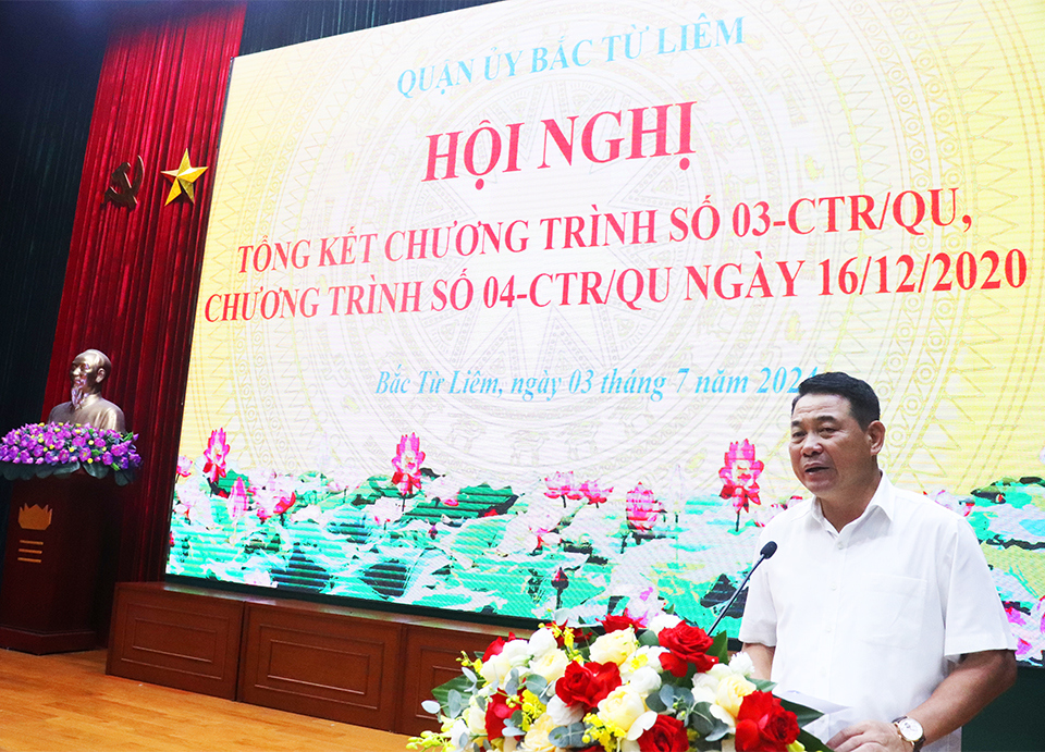 Phó Bí Thư Thường trực Quận ủy Bắc Từ Liêm Nguyễn Tiến Thành phát biểu tại hội nghị.