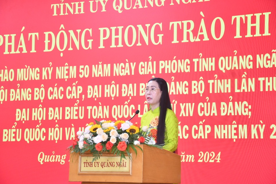 Ủy vi&ecirc;n Trung ương Đảng, B&iacute; thư Tỉnh ủy, Chủ tịch HĐND tỉnh Quảng Ng&atilde;i B&ugrave;i Thị Quỳnh V&acirc;n ph&aacute;t biểu khai mạc.