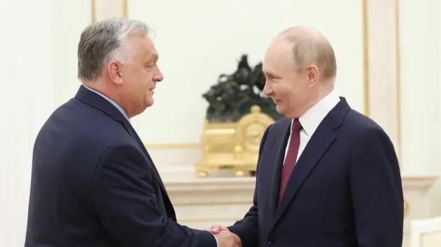 Tổng thống Nga Vladimir Putin gặp Thủ tướng Hungary Viktor Orban tại Điện Kremlin ở Moscow v&agrave;o ng&agrave;y 5/7/2024.