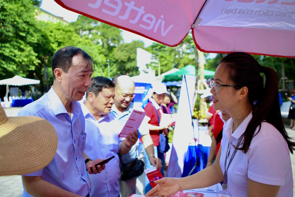 Quận Ba Đình: Khánh thành công trình "wifi miễn phí" tại vườn hoa Vạn Xuân - Ảnh 2