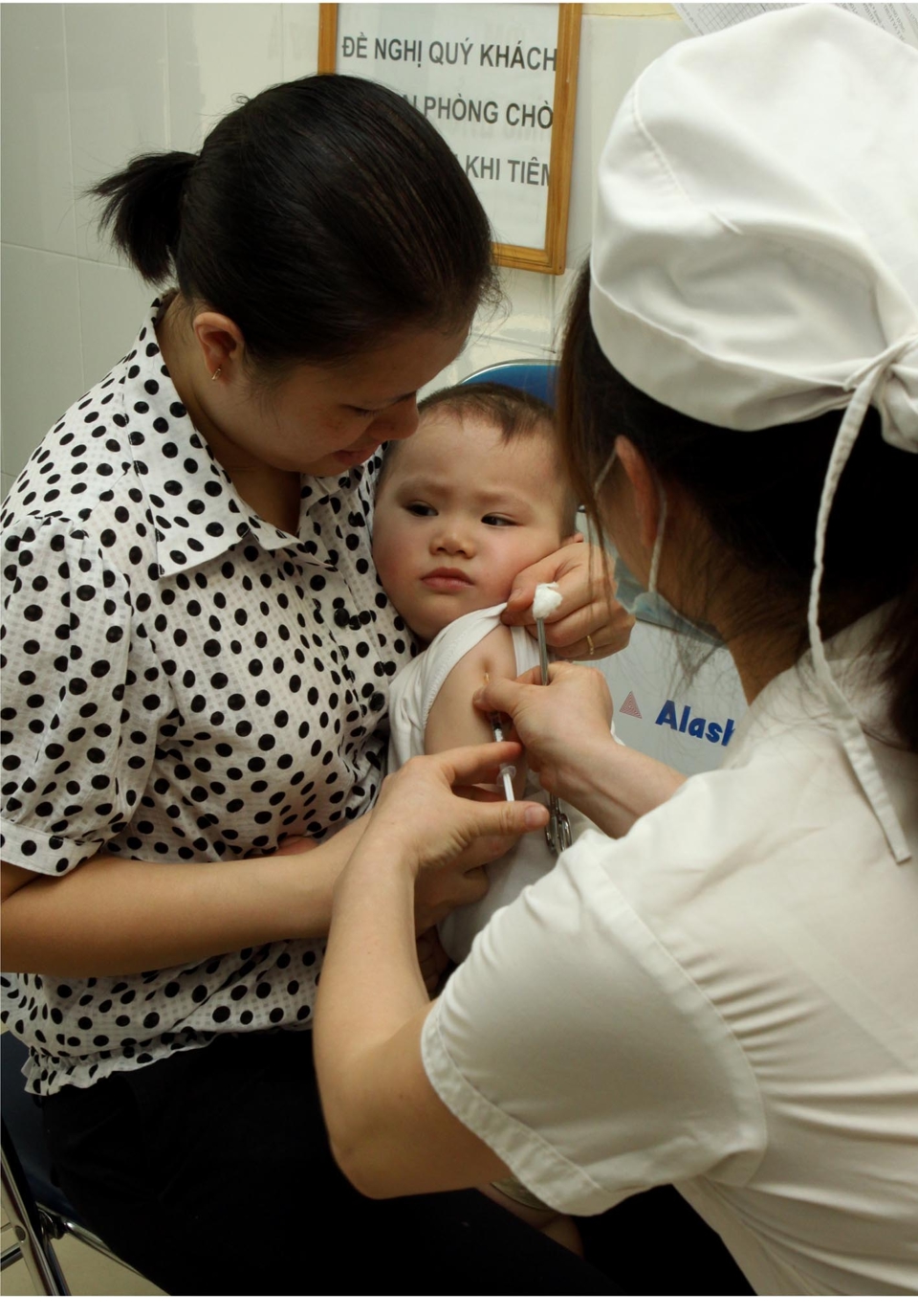 Bộ Y tế kêu gọi người dân đưa trẻ đi tiêm vaccine phòng bệnh bạch hầu