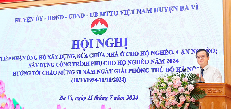 Chủ tịch UBND huyện Ba V&igrave; Đỗ Mạnh Hưng ph&aacute;t biểu tại hội nghị. Ảnh: Anh Đức