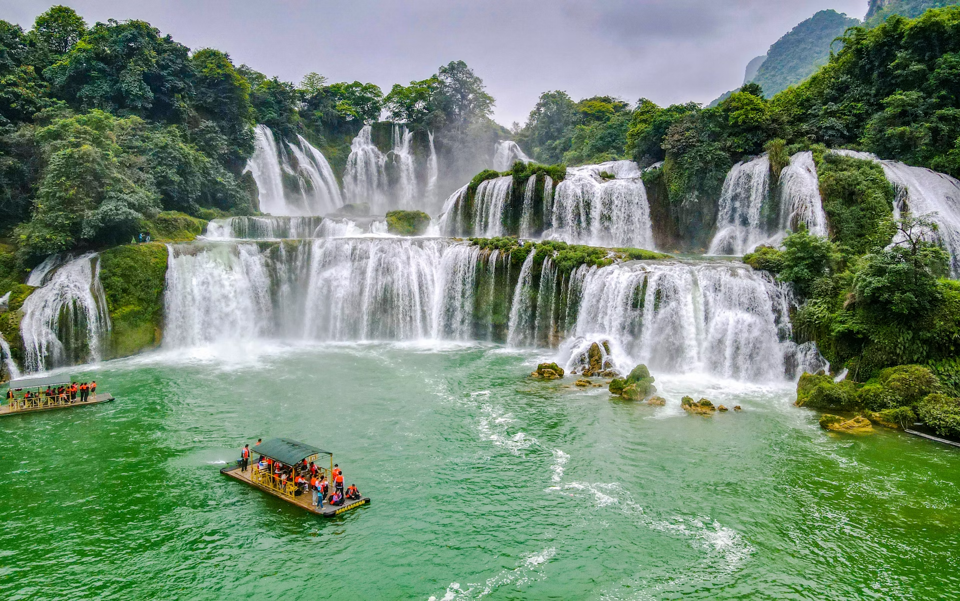 Cao Bằng c&oacute; nhiều địa điểm gần gũi với thi&ecirc;n nhi&ecirc;n, tĩnh lặng v&agrave; hoang sơ. Ảnh: Getty image