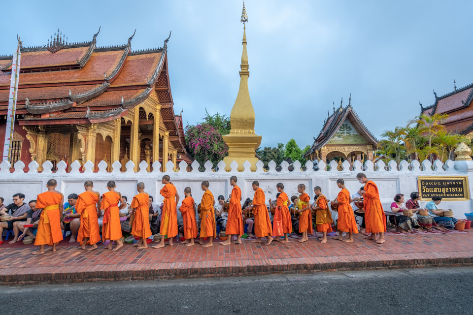 Cố đ&ocirc; ho&agrave;ng gia Lu&ocirc;ng Pha Băng nổi tiếng với những ng&ocirc;i ch&ugrave;a Phật gi&aacute;o. Ảnh: Getty image