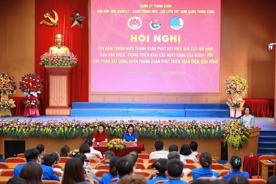 Quang cảnh hội nghị