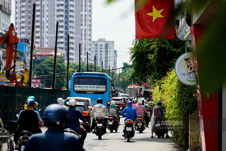 Dự &aacute;n c&oacute; tổng mức đầu tư 778 tỷ đồng, do Ban Quản l&yacute; dự &aacute;n Đầu tư x&acirc;y dựng c&ocirc;ng tr&igrave;nh giao th&ocirc;ng th&agrave;nh phố H&agrave; Nội l&agrave;m chủ đầu tư. Dự &aacute;n được khởi c&ocirc;ng x&acirc;y dựng v&agrave;o th&aacute;ng 10.2022, dự kiến ho&agrave;n th&agrave;nh sau 3 năm.