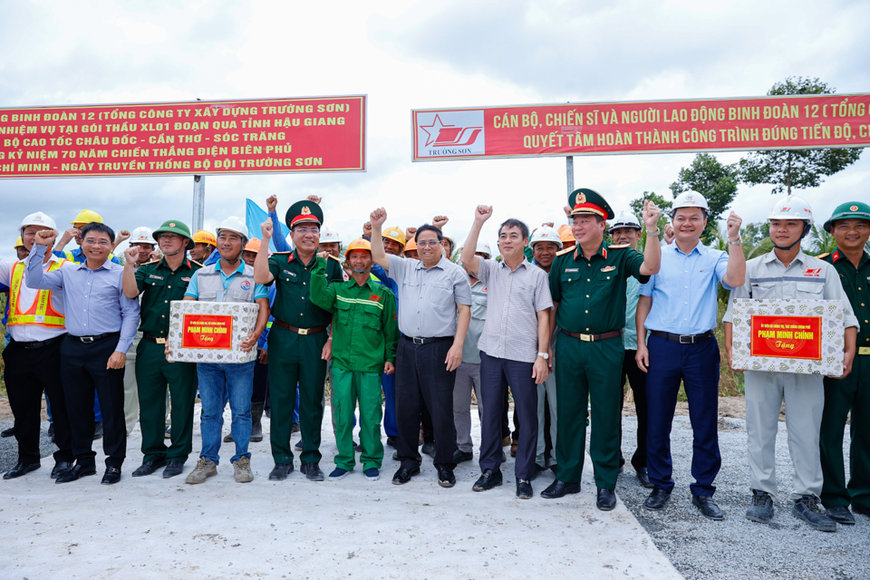 Quyết tâm hoàn thành khoảng 1.200 km cao tốc cho đồng bằng sông Cửu Long - Ảnh 1