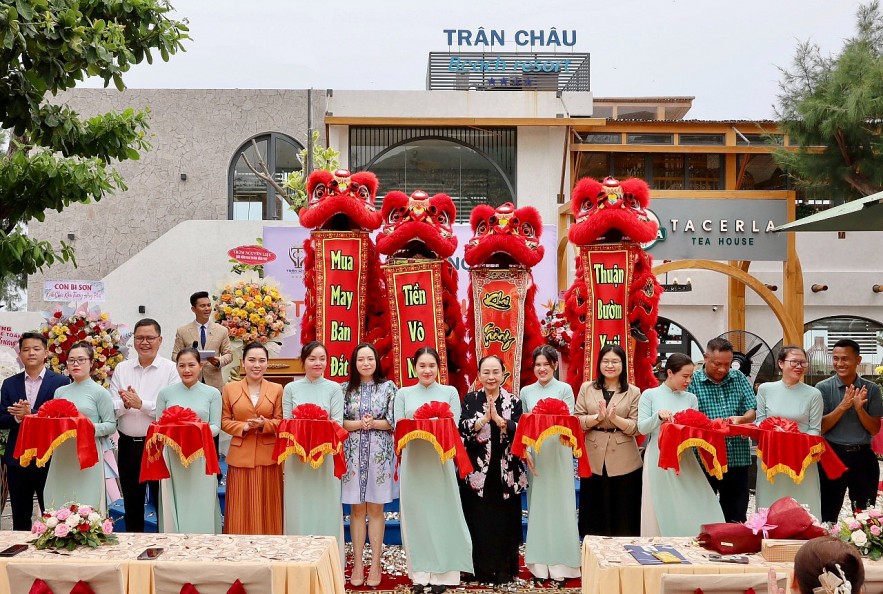 Trân Châu BeachResort ra mắt thương hiệu và cửa hàng trà sữa Tacerla Tea House