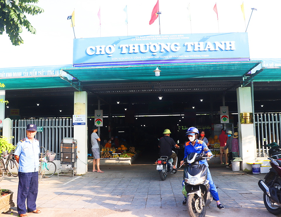 Hiệu quả mô hình chợ văn minh thương mại, an toàn thực phẩm ở Long Biên