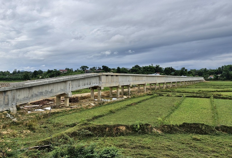 Dự &aacute;n k&ecirc;nh Cầu Động, thuộc dự &aacute;n hệ thống thủy lợi Ng&agrave;n Trươi- Cẩm Trang (giai đoạn 2) đang được đẩy nhanh tiến độ thi c&ocirc;ng