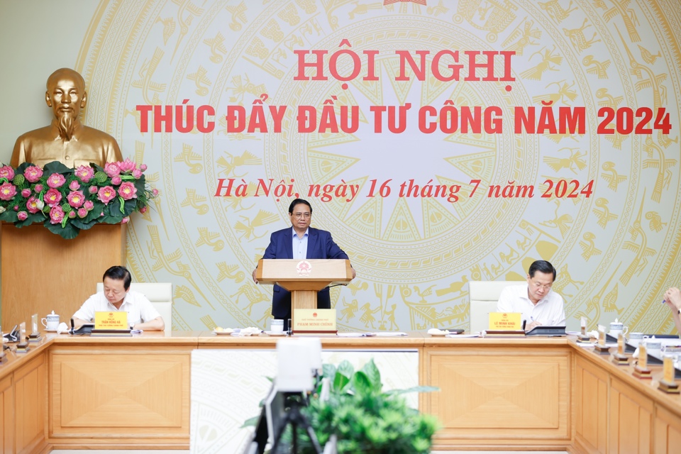 Thủ tướng nhấn mạnh tinh thần "5 quyết t&acirc;m" v&agrave; "5 bảo đảm" để th&uacute;c đẩy giải ng&acirc;n, sử dụng hiệu quả nhất nguồn vốn gần 670 ngh&igrave;n tỷ đồng&nbsp;