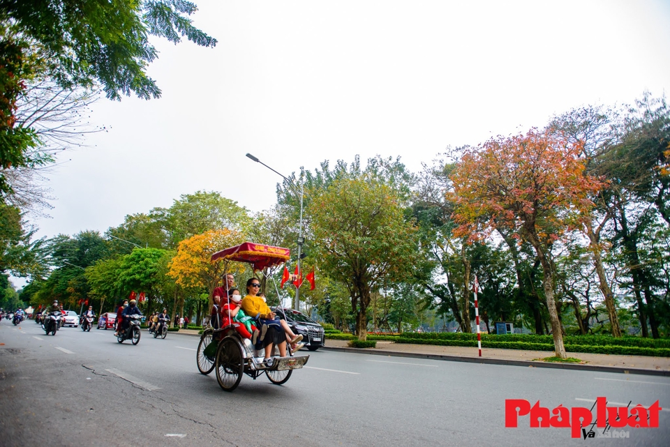 Đến H&agrave; Nội v&agrave; được trải nghiệm, ngắm cảnh Thủ đ&ocirc; bằng phương tiện x&iacute;ch l&ocirc; lu&ocirc;n l&agrave; lựa chọn h&agrave;ng đầu của du kh&aacute;ch trong v&agrave; ngo&agrave;i nước.