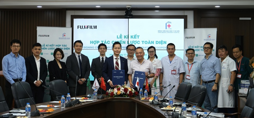 Lễ k&yacute; kết bi&ecirc;n bản ghi nhớ giữa Bệnh viện Đại học Y H&agrave; Nội v&agrave; C&ocirc;ng ty FUJIFILM Việt Nam.