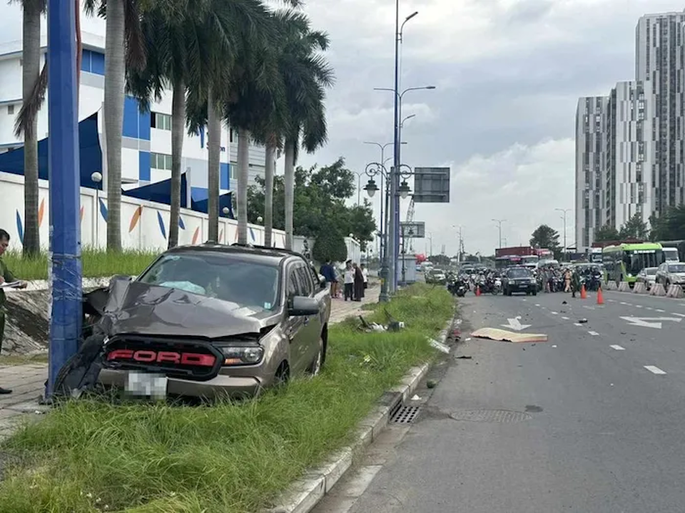 Đi ngược chiều, người đàn ông bị ô tô bán tải tông tử vong