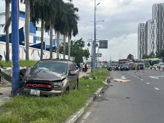 Hiện trường vụ tai nạn tr&ecirc;n đường Mai Ch&iacute; Thọ (TP Thủ Đức, TP Hồ Ch&iacute; Minh)