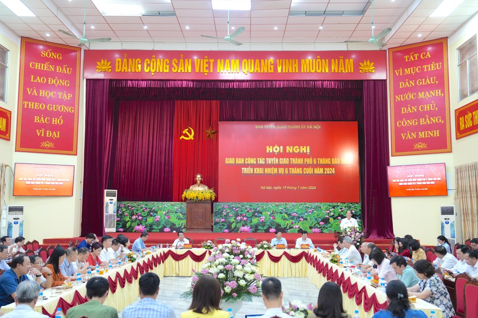 Quang cảnh hội nghị. Ảnh: Lại Tấn