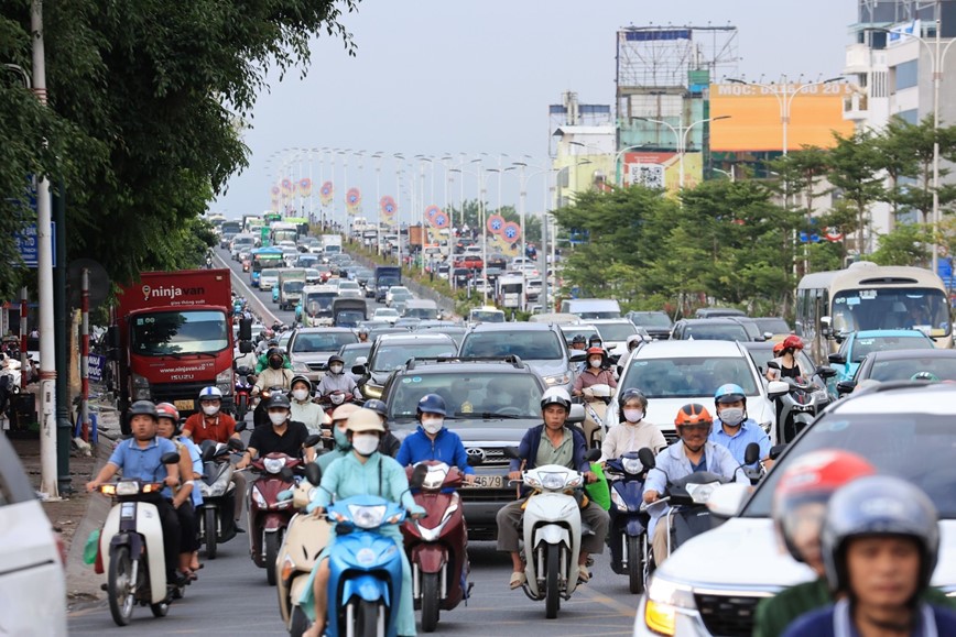 Việc đầu tư dự &aacute;n n&agrave;y, nhằm kh&eacute;p k&iacute;n đường V&agrave;nh đai 2 theo quy hoạch, đồng bộ x&acirc;y dựng hệ thống kết cấu hạ tầng giao th&ocirc;ng hợp l&yacute; nhằm giải quyết xung đột giao th&ocirc;ng tại n&uacute;t giao, kết nối li&ecirc;n th&ocirc;ng giữa c&aacute;c tuyến đường xung quanh, từng bước ho&agrave;n thiện hệ thống hạ tầng giao th&ocirc;ng, giảm thiểu &ocirc; nhiễm m&ocirc;i trường.