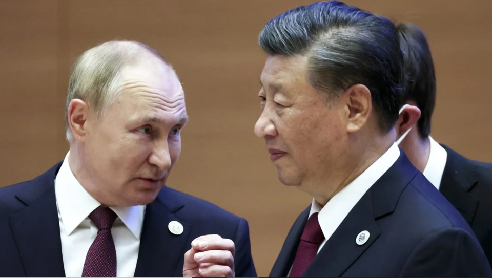 Tổng thống Nga Vladimir Putin v&agrave; Chủ tịch Trung Quốc Tập Cận B&igrave;nh. Ảnh: AP