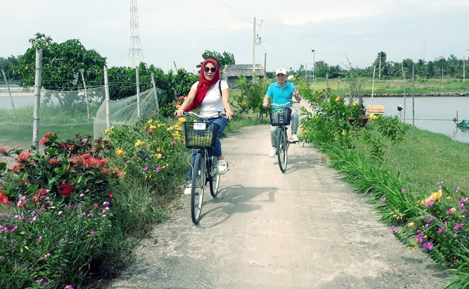 Du kh&aacute;ch tham quan Cồn Chim (Tr&agrave; Vinh). Ảnh: Ho&agrave;i Nam