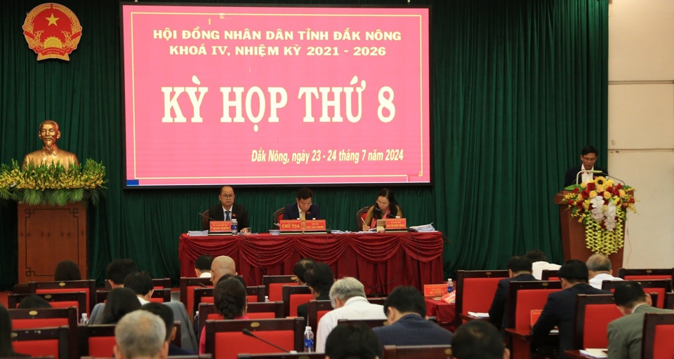 Quang cảnh Kỳ họp thứ 8, HĐND tỉnh Đắk N&ocirc;ng kh&oacute;a IV, nhiệm kỳ 2021-2026.