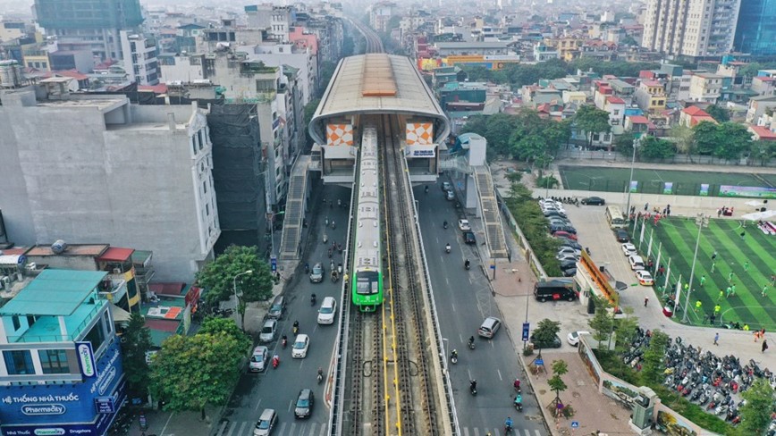 Tuyến ĐSĐT 2A C&aacute;t Linh - H&agrave; Đ&ocirc;ng&nbsp;bước đầu đ&atilde; chứng minh ưu thế của một phương thức vận tải nhanh, khối lượng lớn văn minh, hiện đại.