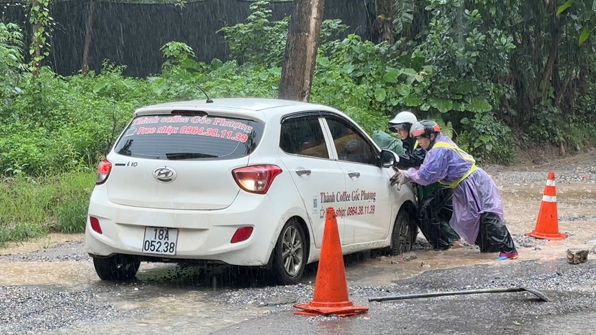 Tỉnh lộ 35 xuống cấp nghiêm trọng vì dự án chậm triển khai - Ảnh 10