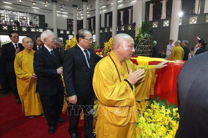 Đo&agrave;n Ủy ban Trung ương Mặt trận Tổ quốc Việt Nam viếng Tổng B&iacute; thư Nguyễn Ph&uacute; Trọng. Ảnh: TTXVN