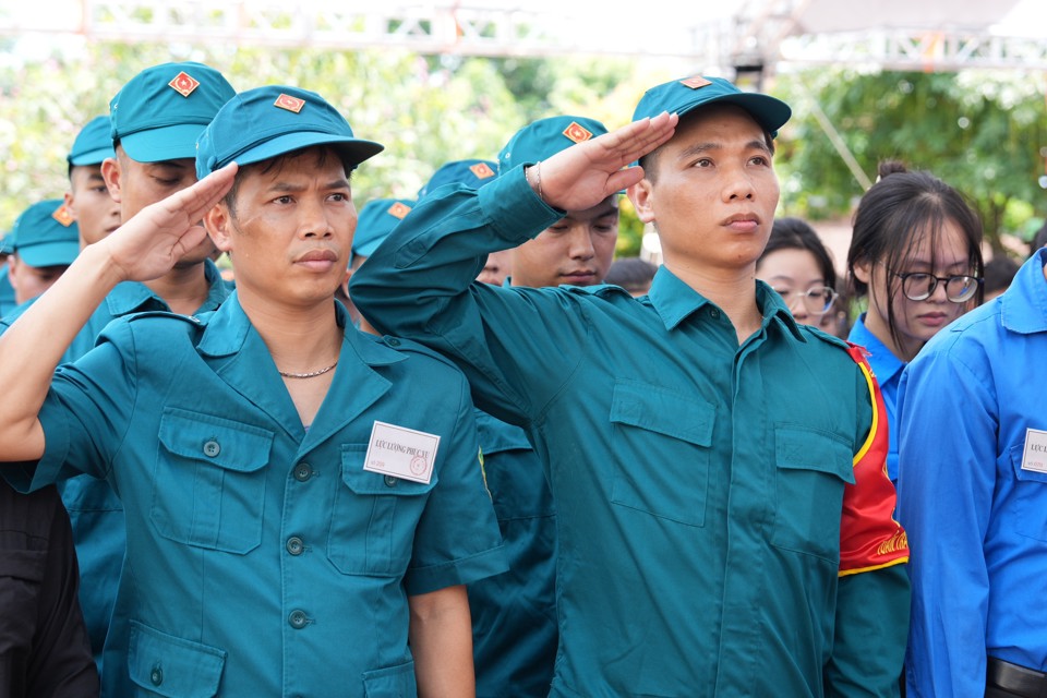 Lễ truy điệu tại th&ocirc;n Lại Đ&agrave;, huyện Đ&ocirc;ng Anh. Ảnh: Văn Trọng