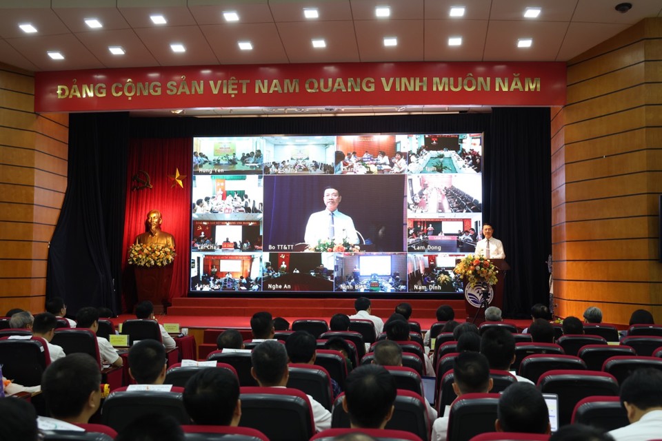 To&agrave;n cảnh Hội nghị sơ kết c&ocirc;ng t&aacute;c Th&ocirc;ng tin v&agrave; Truyền th&ocirc;ng 6 th&aacute;ng đầu năm v&agrave; triển khai nhiệm vụ 6 th&aacute;ng cuối năm 2024 của Bộ TT-TT