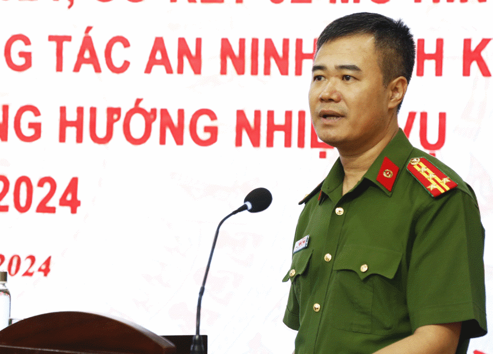 Theo Đại t&aacute; Nguyễn Ngọc Quyền, Trưởng C&ocirc;ng an quận H&agrave; Đ&ocirc;ng ph&aacute;t biểu tại hội nghị.