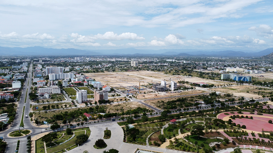 Hiện tr&ecirc;n địa b&agrave;n Ninh Thuận c&oacute; 14 dự &aacute;n ph&aacute;t triển nh&agrave; ở đang triển khai. Ảnh: Trung Nh&acirc;n