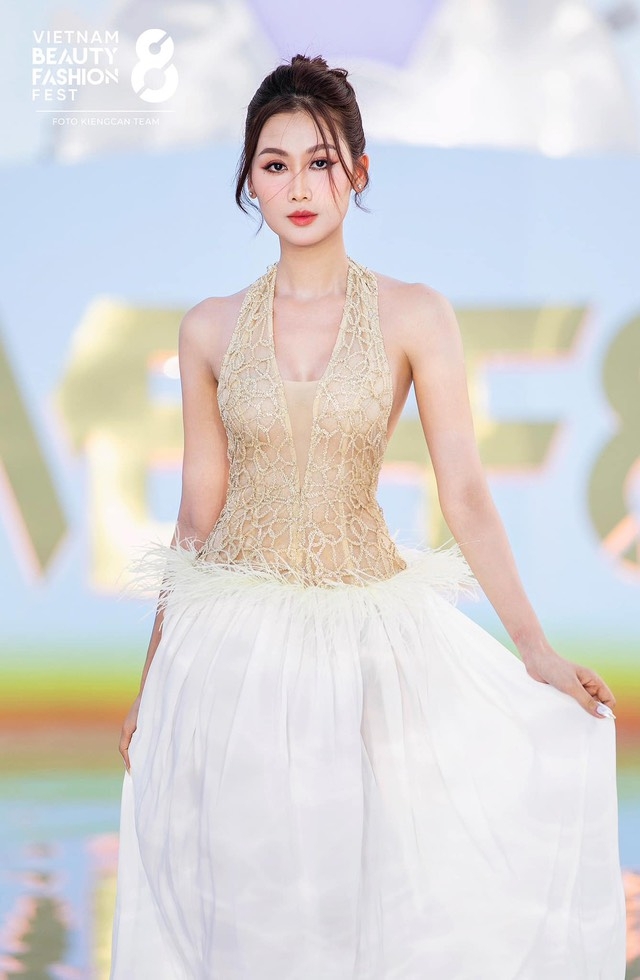 Ảnh đời thường của tân Miss Grand Vietnam 2024 Võ Lê Quế Anh - Ảnh 10