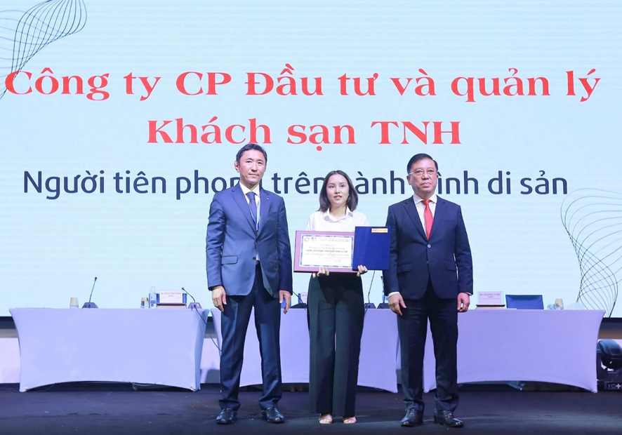 TNH Hotels &amp; Resorts được khen tặng v&igrave; c&oacute; nhiều đ&oacute;ng g&oacute;p tr&ecirc;n h&agrave;nh tr&igrave;nh di sản.