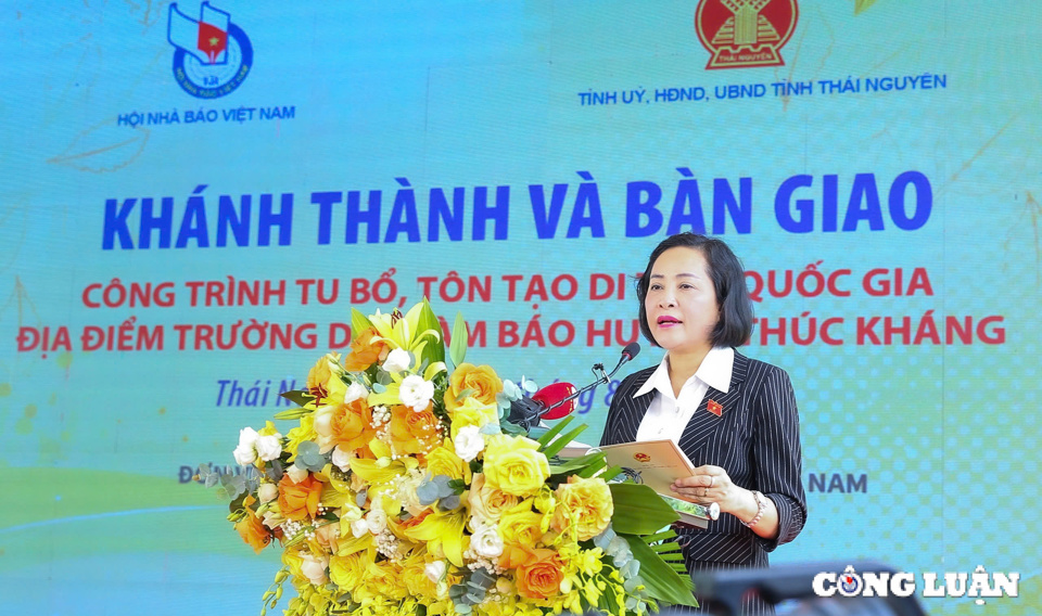 Đồng ch&iacute; Nguyễn Thị Thanh - Ủy vi&ecirc;n Trung ương Đảng, Ph&oacute; Chủ tịch Quốc hội ph&aacute;t biểu tại chương tr&igrave;nh. Ảnh: congluan.vn