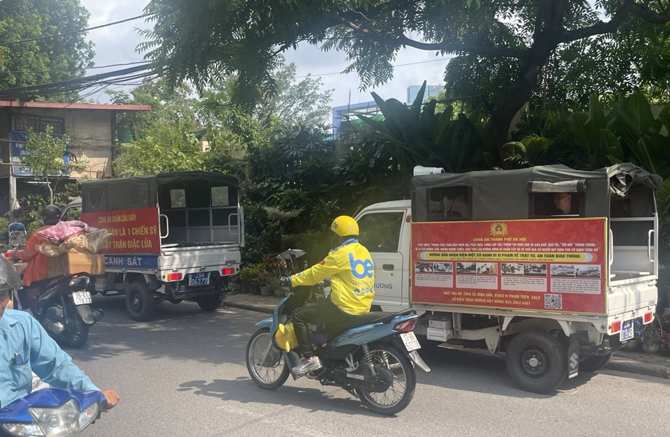 Lực lượng chức năng duy tr&igrave; tuần tra, kiểm so&aacute;t tr&ecirc;n c&aacute;c tuyến đường.