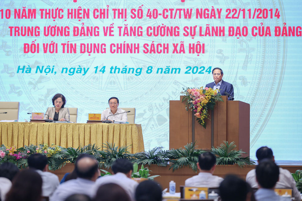 Thủ tướng n&ecirc;u r&otilde; 6 định hướng lớn thời gian tới để t&iacute;n dụng ch&iacute;nh s&aacute;ch x&atilde; hội tiếp tục l&agrave; &ldquo;điểm s&aacute;ng&rdquo;, &ldquo;trụ cột&rdquo; trong hệ thống c&aacute;c ch&iacute;nh s&aacute;ch an sinh x&atilde; hội - Ảnh: VGP/Nhật Bắc