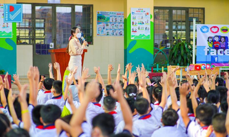 TP Hồ Ch&iacute; Minh y&ecirc;u cầu việc tổ chức c&aacute;c hoạt động cho học sinh ngo&agrave;i giờ học ch&iacute;nh thức trong ng&agrave;y l&agrave; hoạt động theo nhu cầu, sở th&iacute;ch của học sinh.