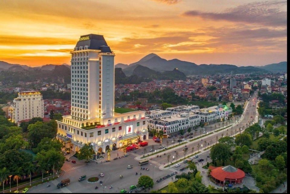 Th&agrave;nh phố Lạng Sơn ng&agrave;y c&agrave;ng khang trang, sạch đẹp v&agrave; ph&aacute;t triển.