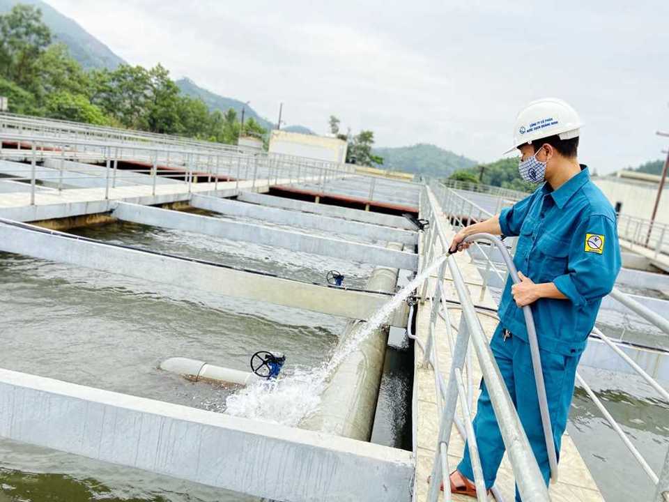 Quảng Ninh phấn đấu nhiều người d&acirc;n v&ugrave;ng n&ocirc;ng th&ocirc;n được d&ugrave;ng nước sạch.