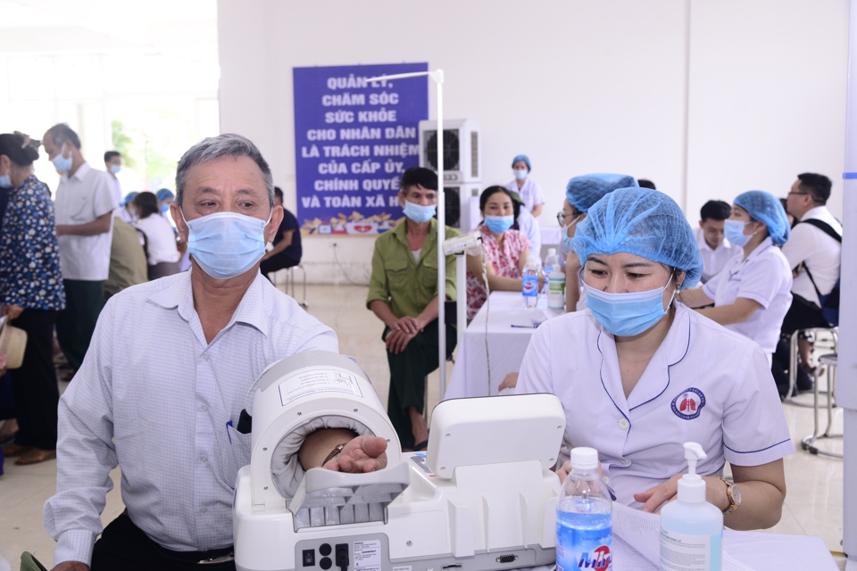 Thời gian qua nhiều cơ sở kh&aacute;m chữa bệnh trong t&igrave;nh trạng thiếu vật tư&nbsp;y tế, thuốc chữa bệnh. Ảnh: Phạm H&ugrave;ng