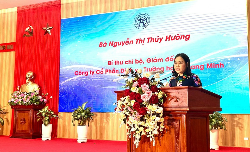 Gi&aacute;m đốc C&ocirc;ng ty Cổ phần Dịch vụ Trường học Quang Minh (QMS) Nguyễn Thị Th&uacute;y Hường mong muốn c&ugrave;ng x&acirc;y dựng một cộng đồng vững mạnh, kh&ocirc;ng ai bị bỏ lại ph&iacute;a sau.