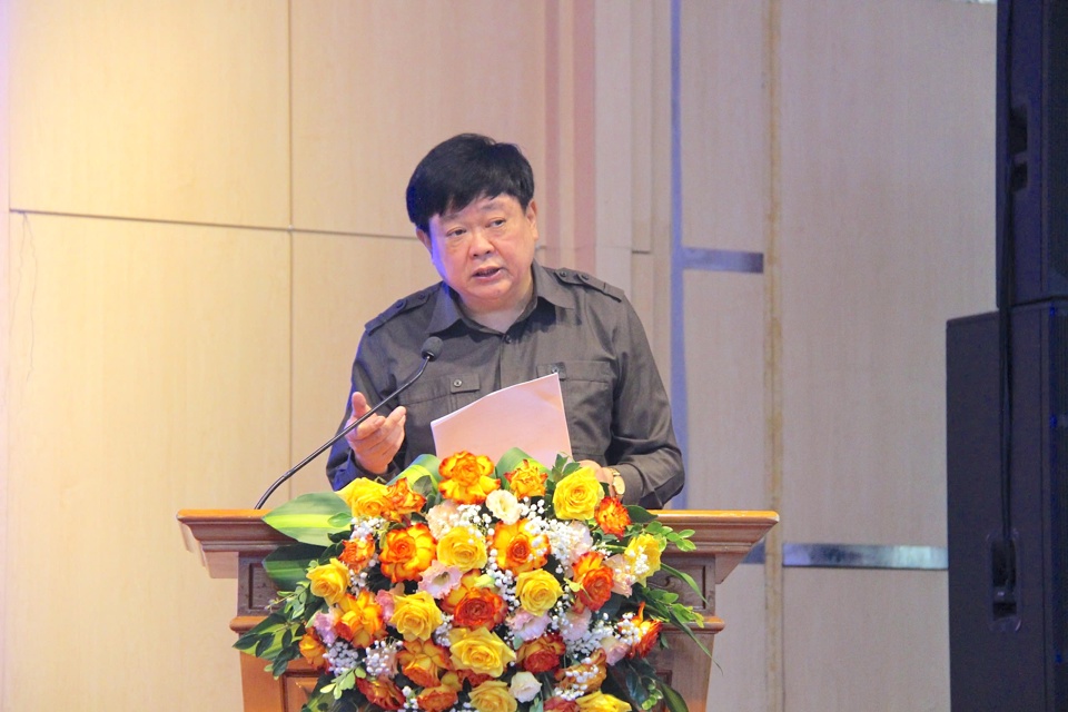 PGS.TS Nguyễn Thế Kỷ - Chủ tịch Hội đồng L&yacute; luận, ph&ecirc; b&igrave;nh văn học, nghệ thuật T.Ư ph&aacute;t biểu khai mạc. Ảnh: Lại Tấn