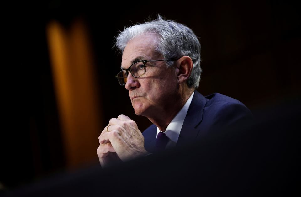 Chủ tịch FED Jerome Powell sẽ c&oacute; b&agrave;i ph&aacute;t biểu quan trọng về khả năng cắt giảm l&atilde;i suất trong th&aacute;ng 9. Ảnh:&nbsp; Reuters