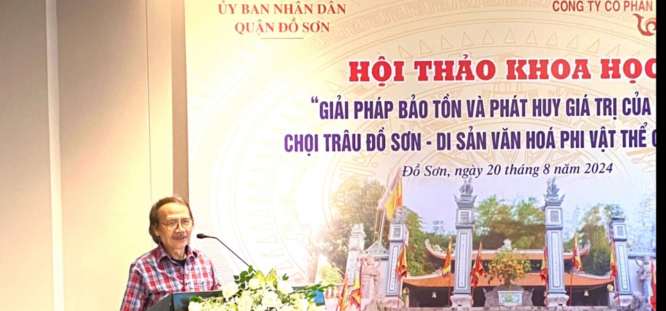 Gi&aacute;o sư, Tiến sĩ Đặng Cảnh Khanh - Viện nghi&ecirc;n cứu Truyền thống v&agrave; Ph&aacute;t triển ph&aacute;t biểu tại hội thảo. Ảnh: Tiến Bảo