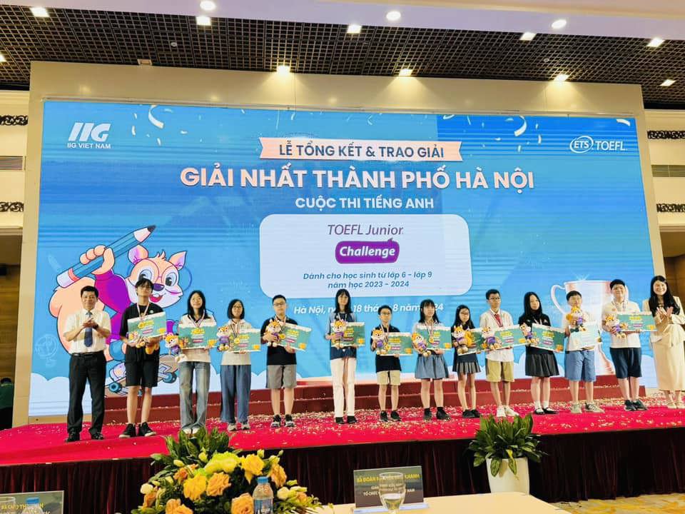 Em B&ugrave;i H&agrave; Phương, lớp 8A3 trường THCS Ho&agrave;ng Mai đạt giải Nhất cấp Th&agrave;nh phố v&agrave; giải Khuyến kh&iacute;ch cấp Quốc gia.