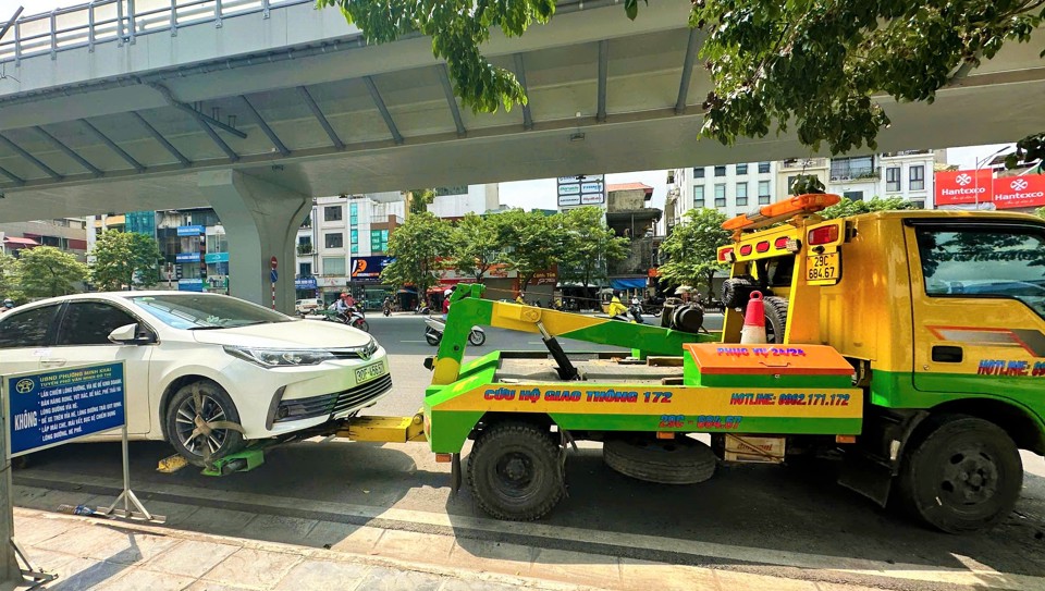 Chốt trực tại những “điểm nóng” để kịp thời phát hiện, xử lý nghiêm vi phạm - Ảnh 7