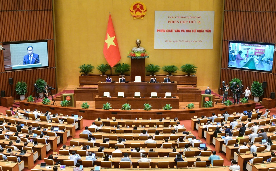 Quang cảnh phi&ecirc;n họp. Ảnh: Quochoi.vn